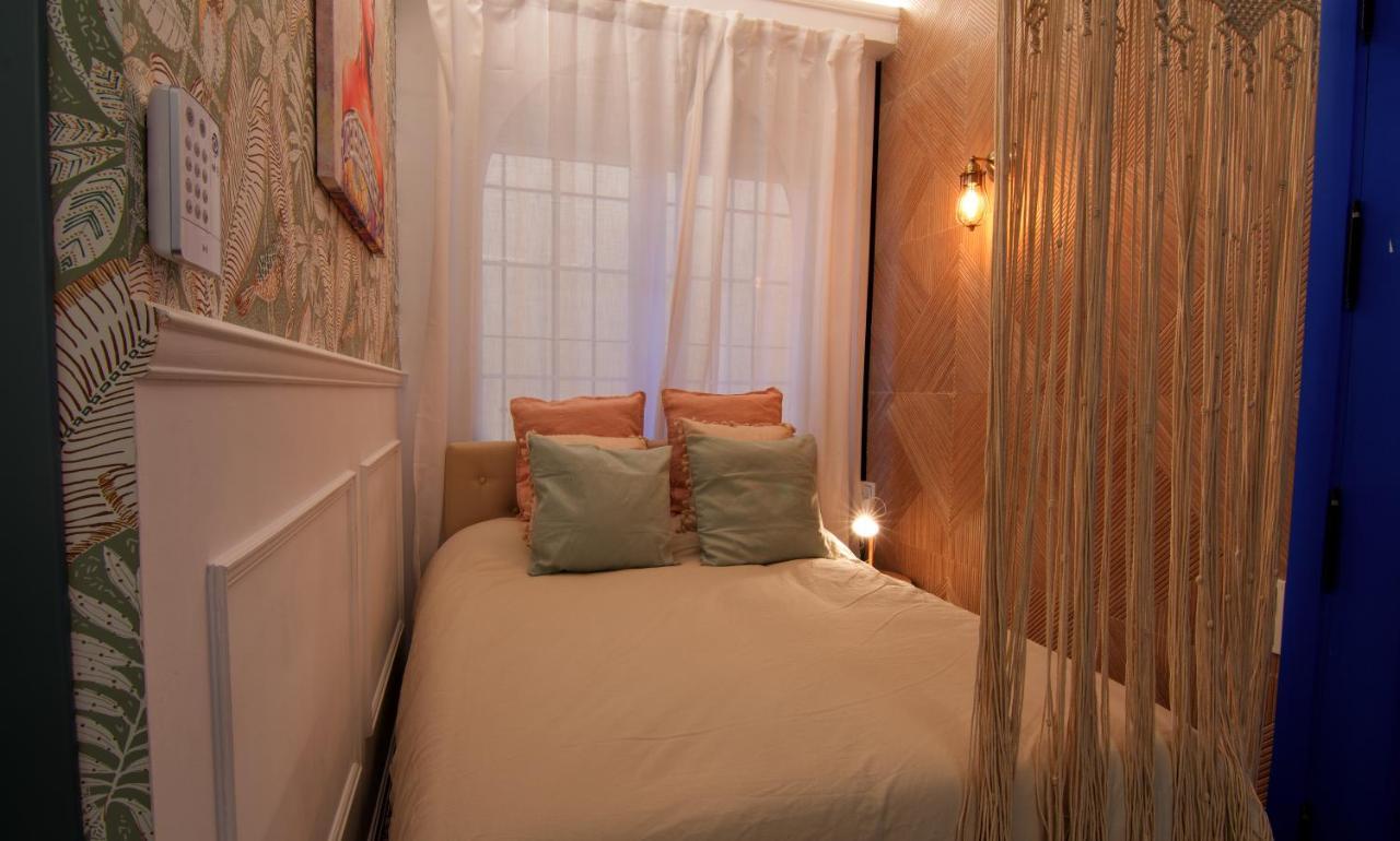Mara'S Apartments Torremolinos La Mar - Beachfront Tiny House - Bajondillo Bagian luar foto