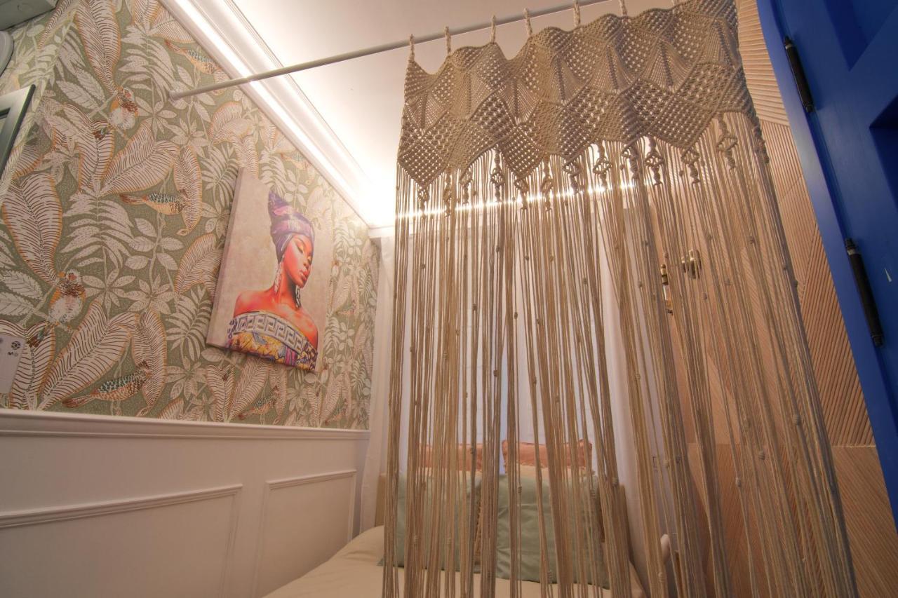 Mara'S Apartments Torremolinos La Mar - Beachfront Tiny House - Bajondillo Bagian luar foto
