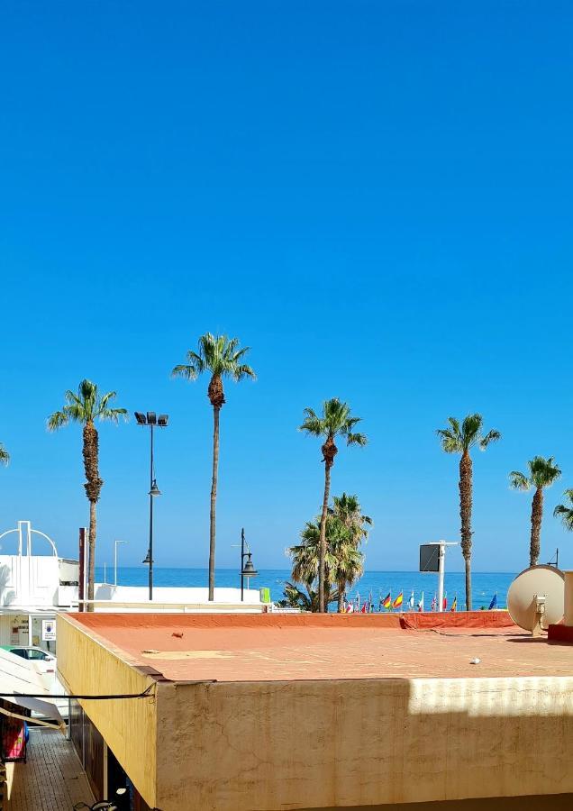 Mara'S Apartments Torremolinos La Mar - Beachfront Tiny House - Bajondillo Bagian luar foto