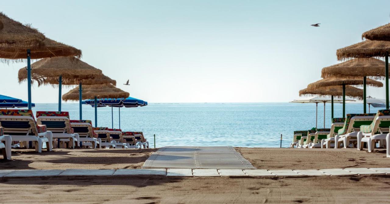 Mara'S Apartments Torremolinos La Mar - Beachfront Tiny House - Bajondillo Bagian luar foto